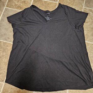 Torrid Classic Fit V-Neck T-Shirt Womens Size 3 Plus Size Short Sleeve